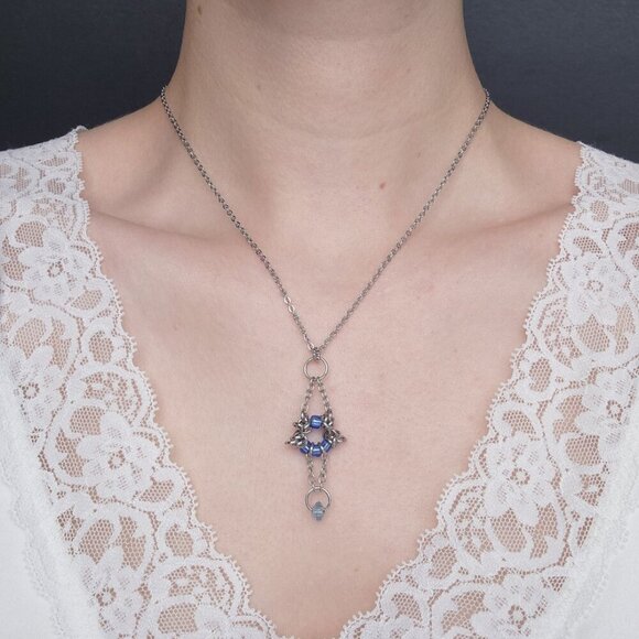 Fairy blue crystal medieval chainmaille necklace ✦ Whimsical elf style ✦ - Picture 1 of 6